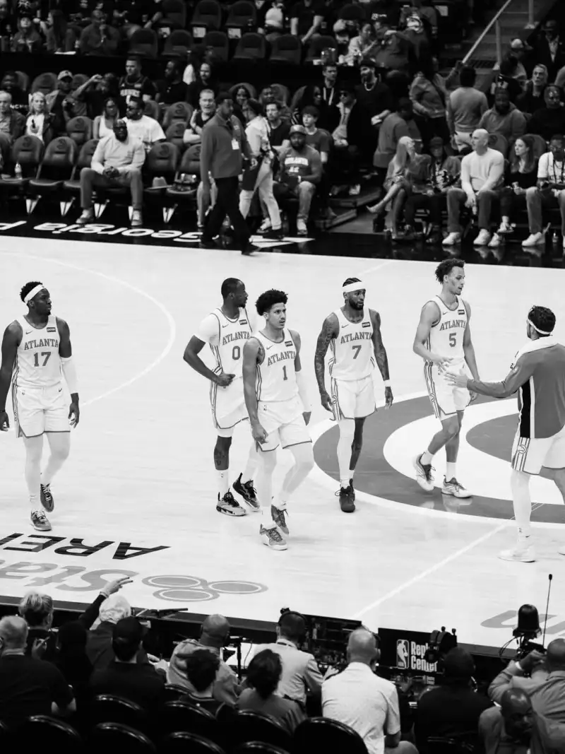 开云体育官网-涅槃重生？乔纳森-库明加Ins晒球队赛场照与球迷分享